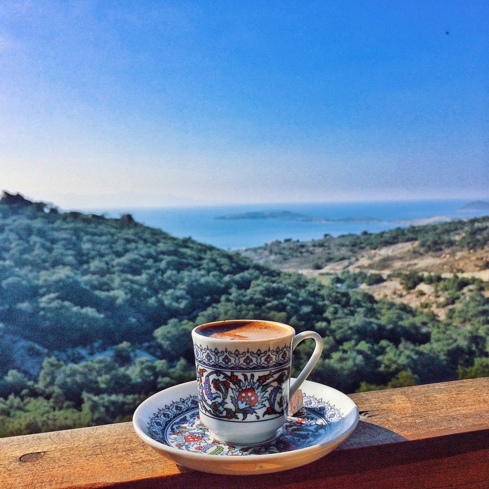 Кофе с видом на море