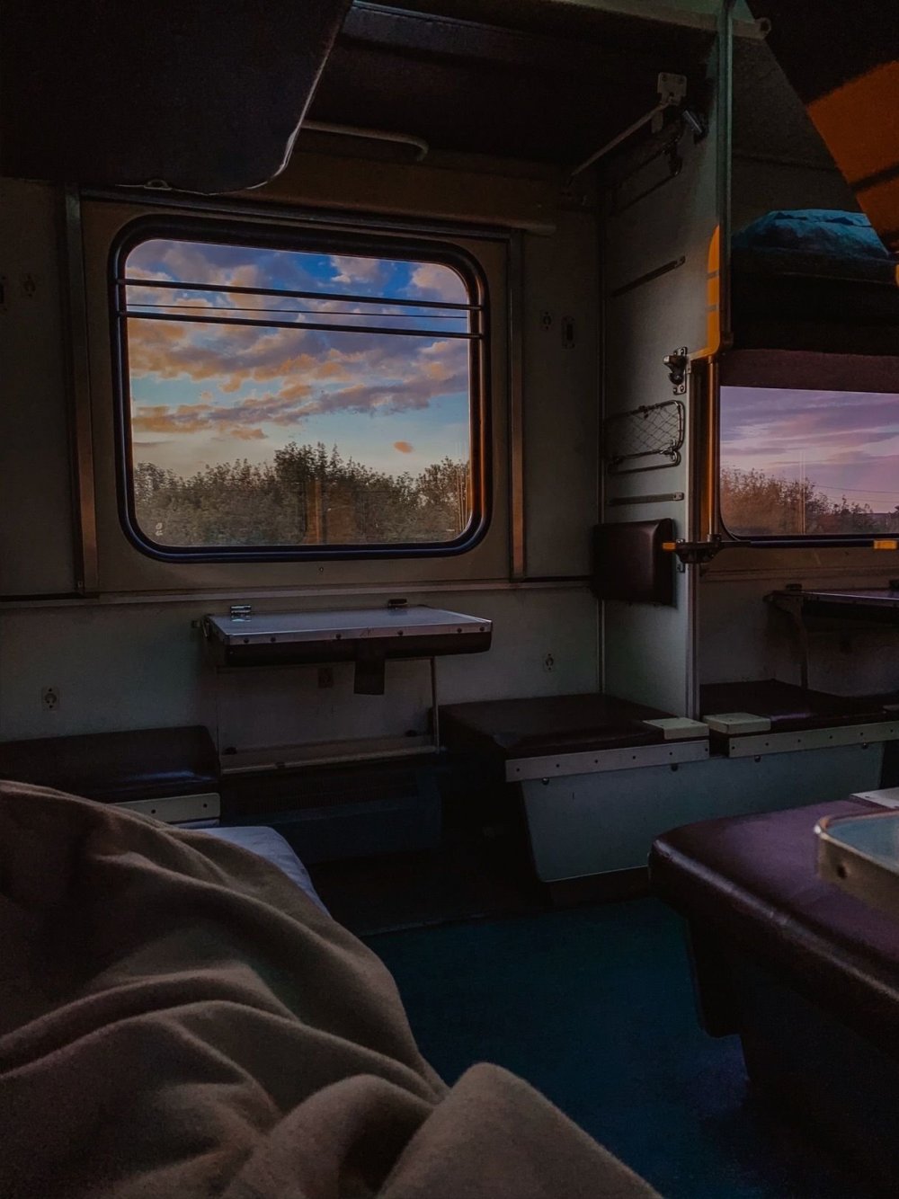 Окно поезда