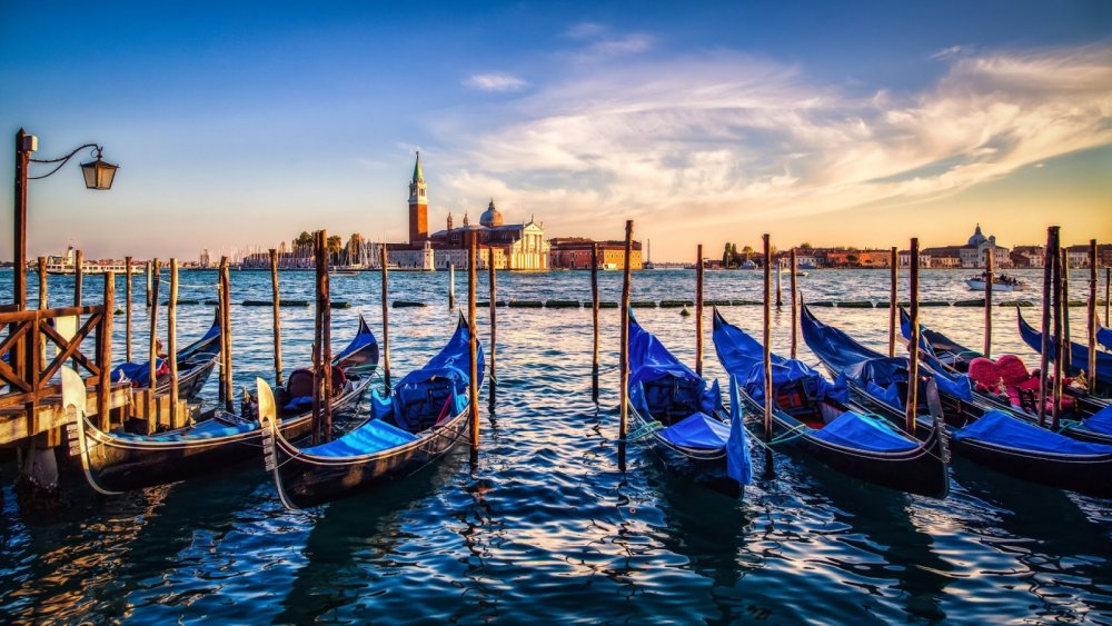 Красивые гондолы Венеция