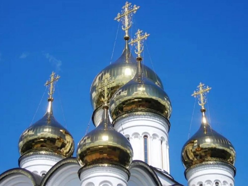 Новгород храм золотые купола
