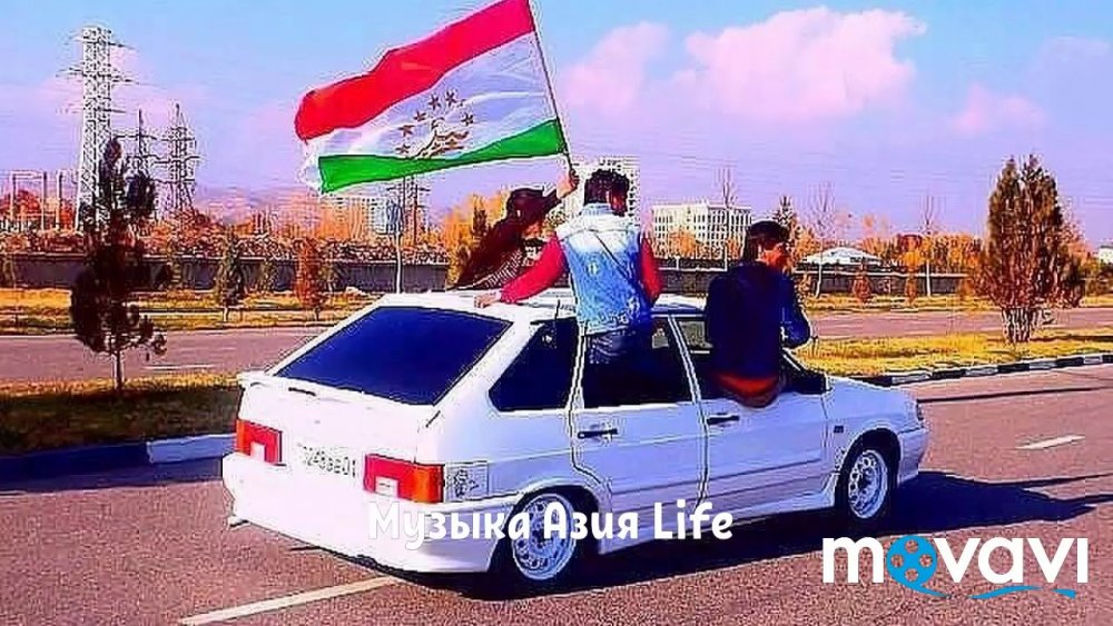 Флаг Таджикистана на машине