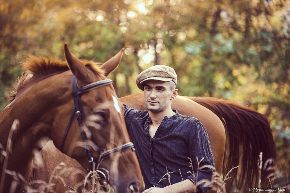 Мужская фотосессия с лошадью
