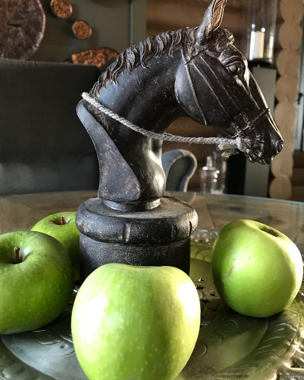 Лошадка в яблоках
