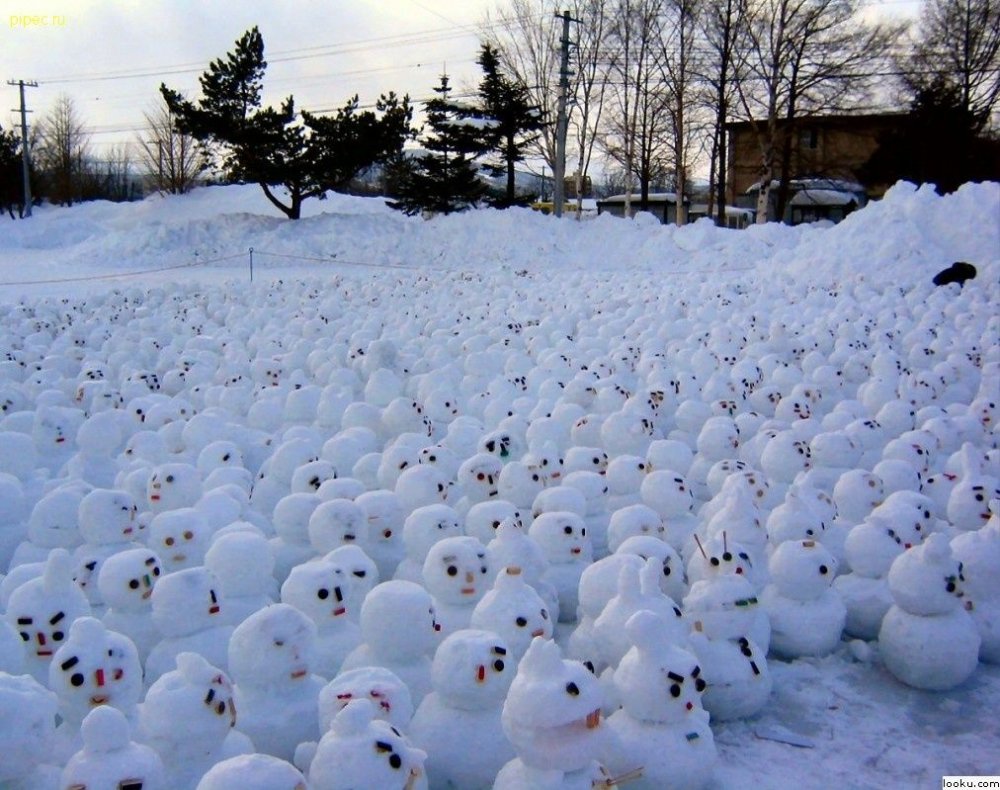 Толпа снеговиков