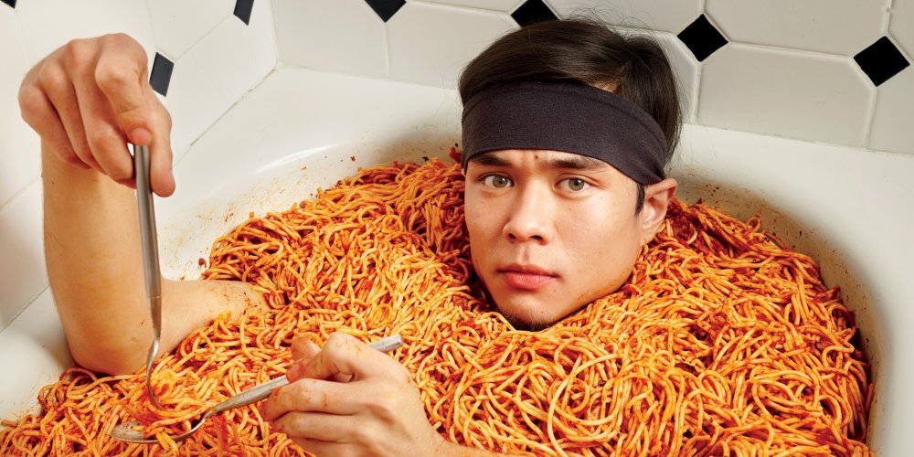 Огромная порция спагетти