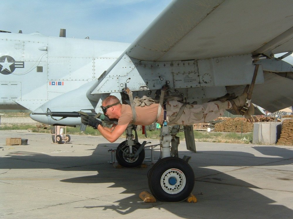Смешной военный самолет