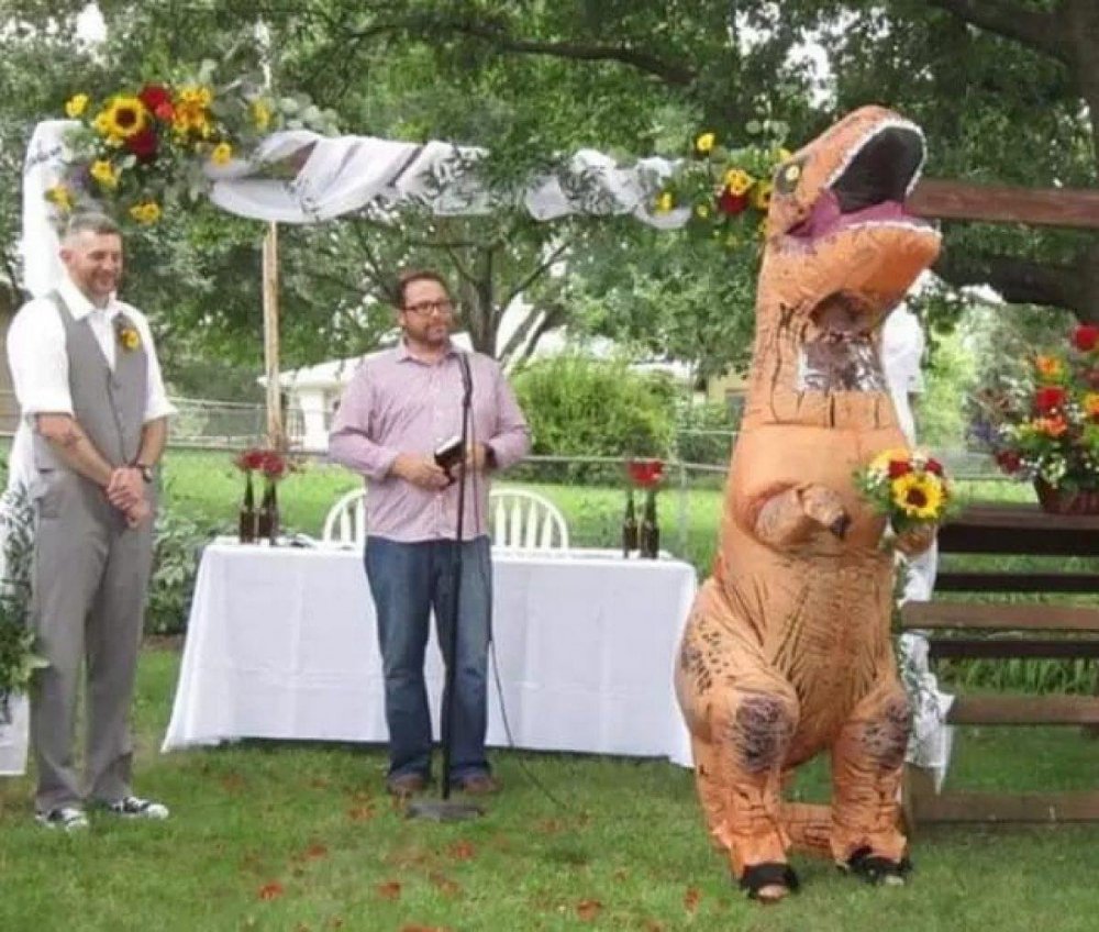 Костюм динозаврика на свадьбу