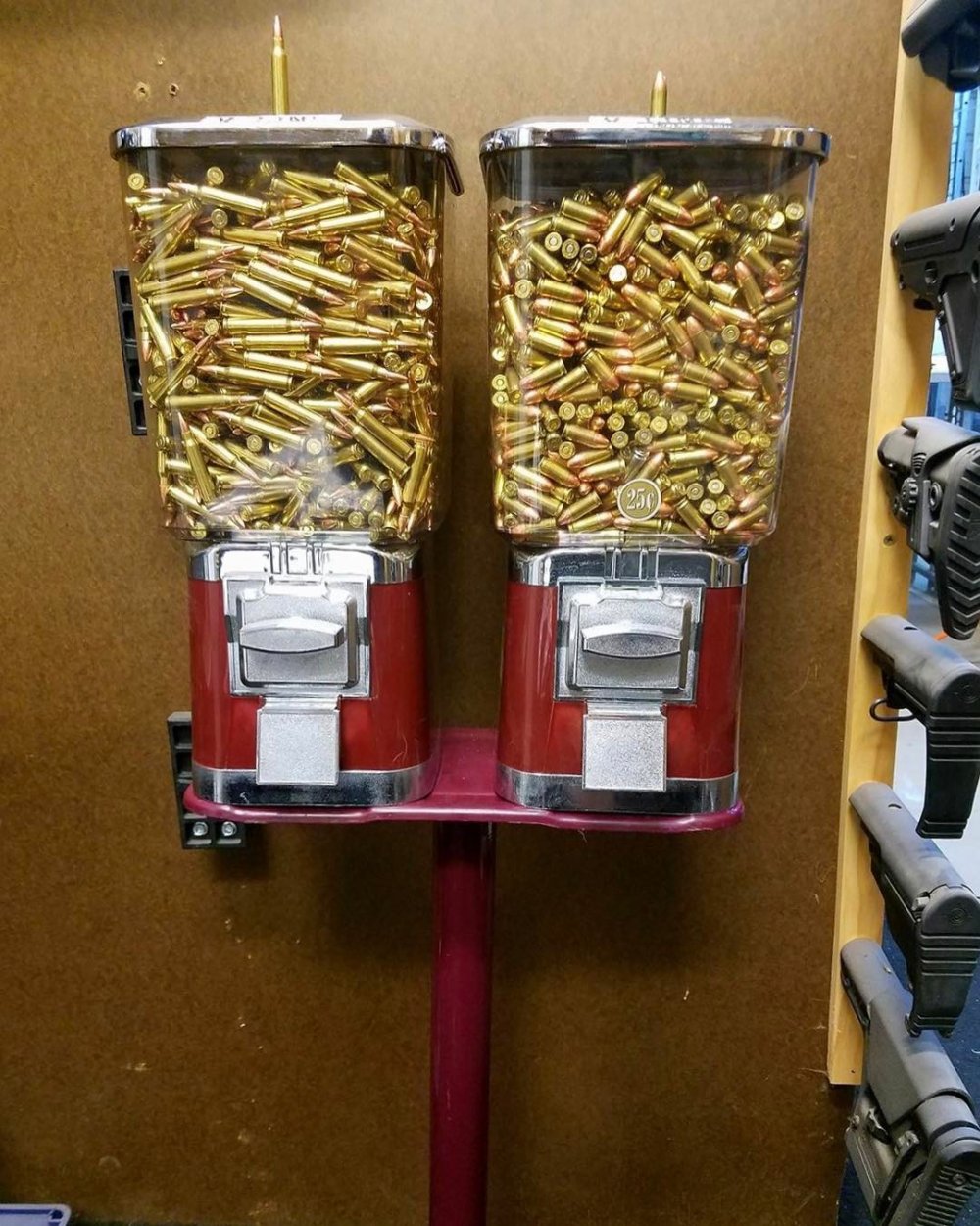 Торговый автомат с оружием