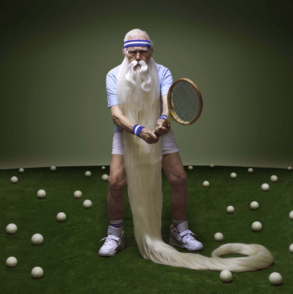 Дед Мороз с теннисной ракеткой