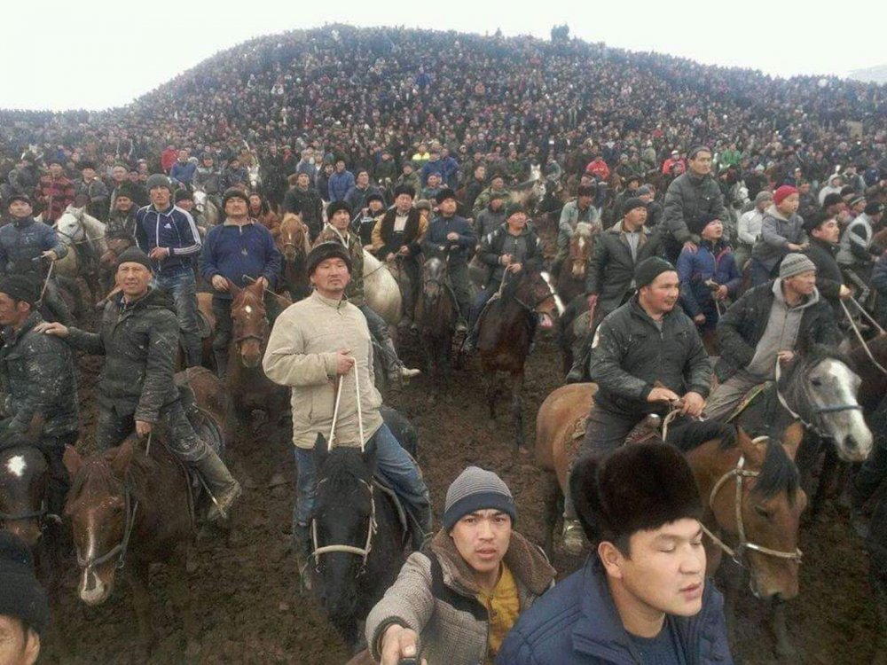 Толпа монголов