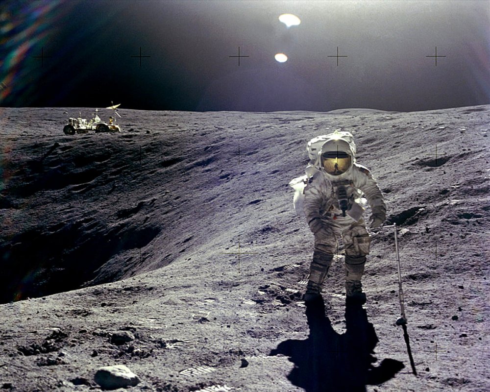 Астронавты на Луне