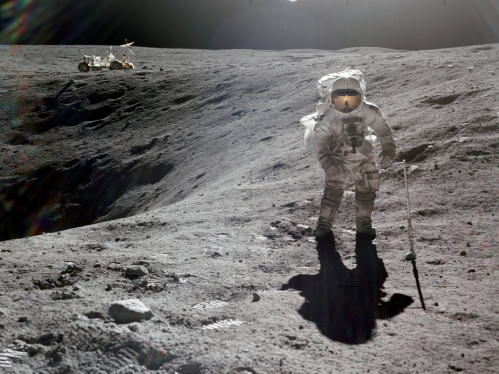 На луне заметили. Аполлон 16 на Луне. Астронавты на Луне. Американцы на Луне.