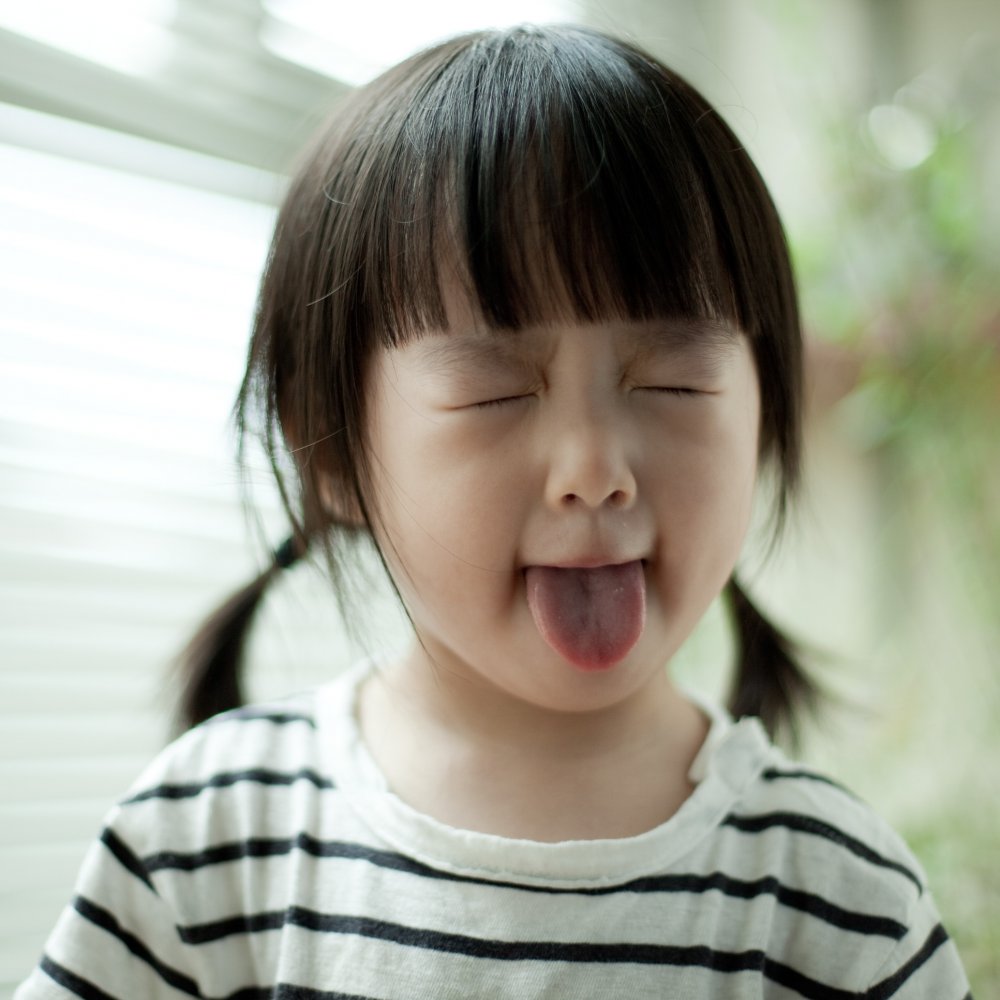 Ребёнок смеётся корейский