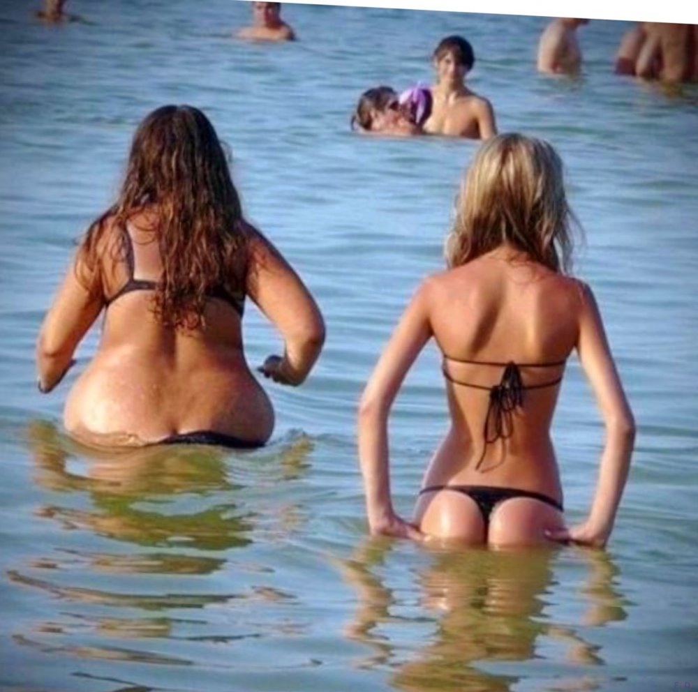 Прикольные девушки на пляже