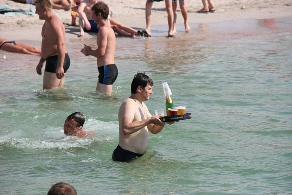 Русские туристы на пляже