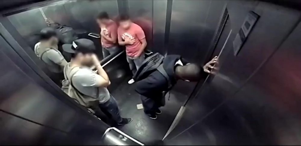 ПРАНК В лифте