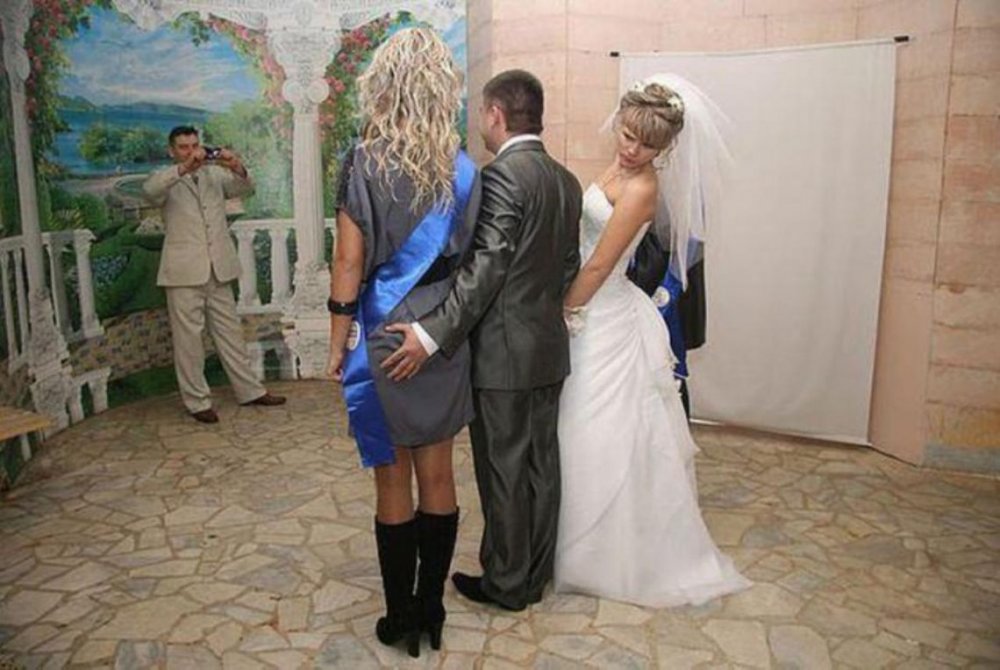 Ихменаневесты на свадьбе