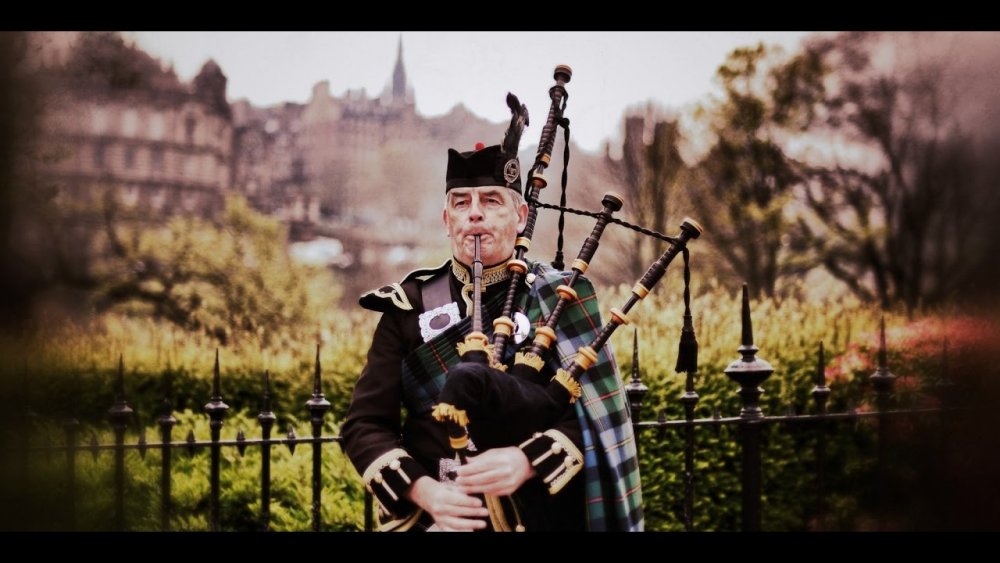 Шотландец с волынкой фото