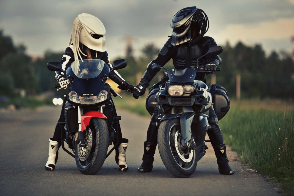 Необычные костюмы мотоциклистов