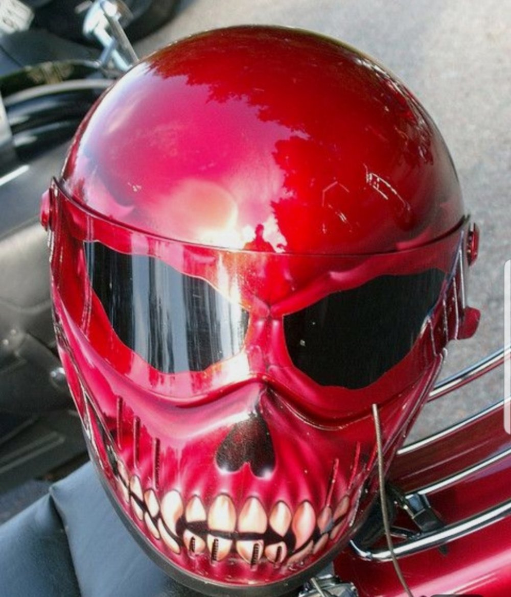Страшные мотоциклетные шлемы
