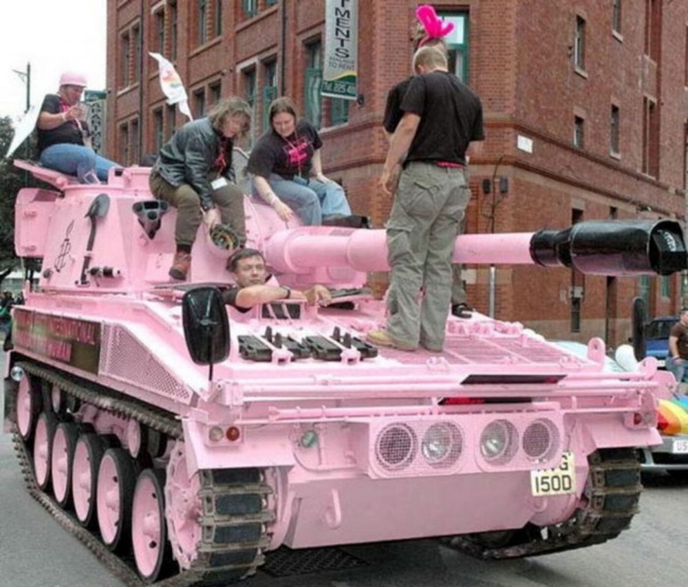 Розовый танк Бондарчука
