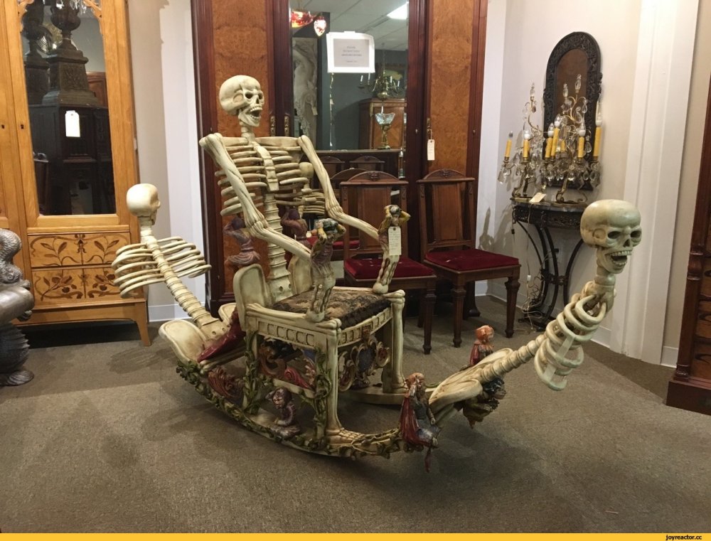 Кресло качалка в виде скелета