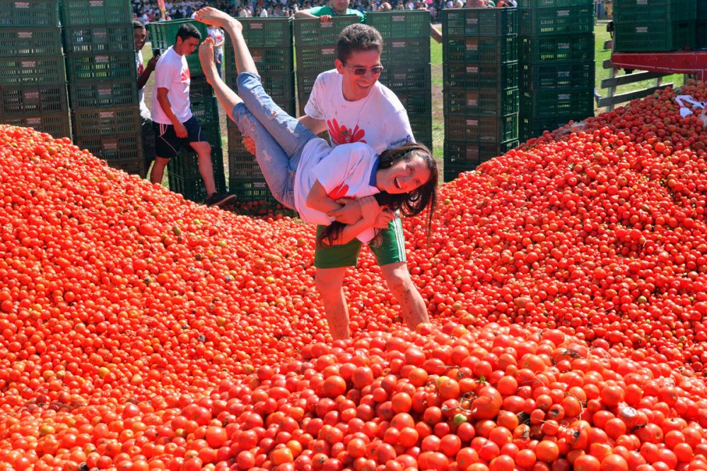 Фестиваль помидоров Италия