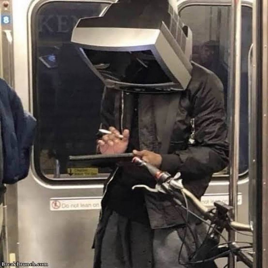 Странная женщина в метро