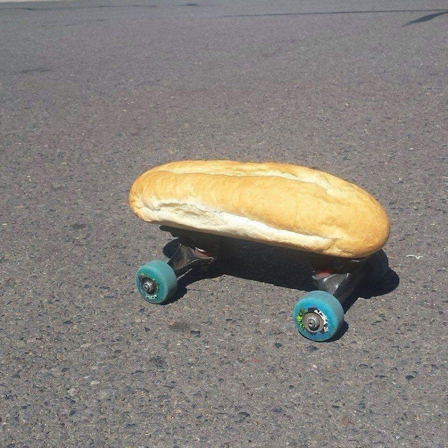 Хлеб на скейте