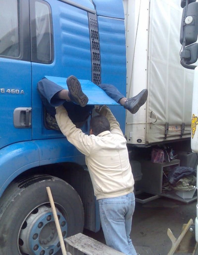 Смешной водитель грузовика