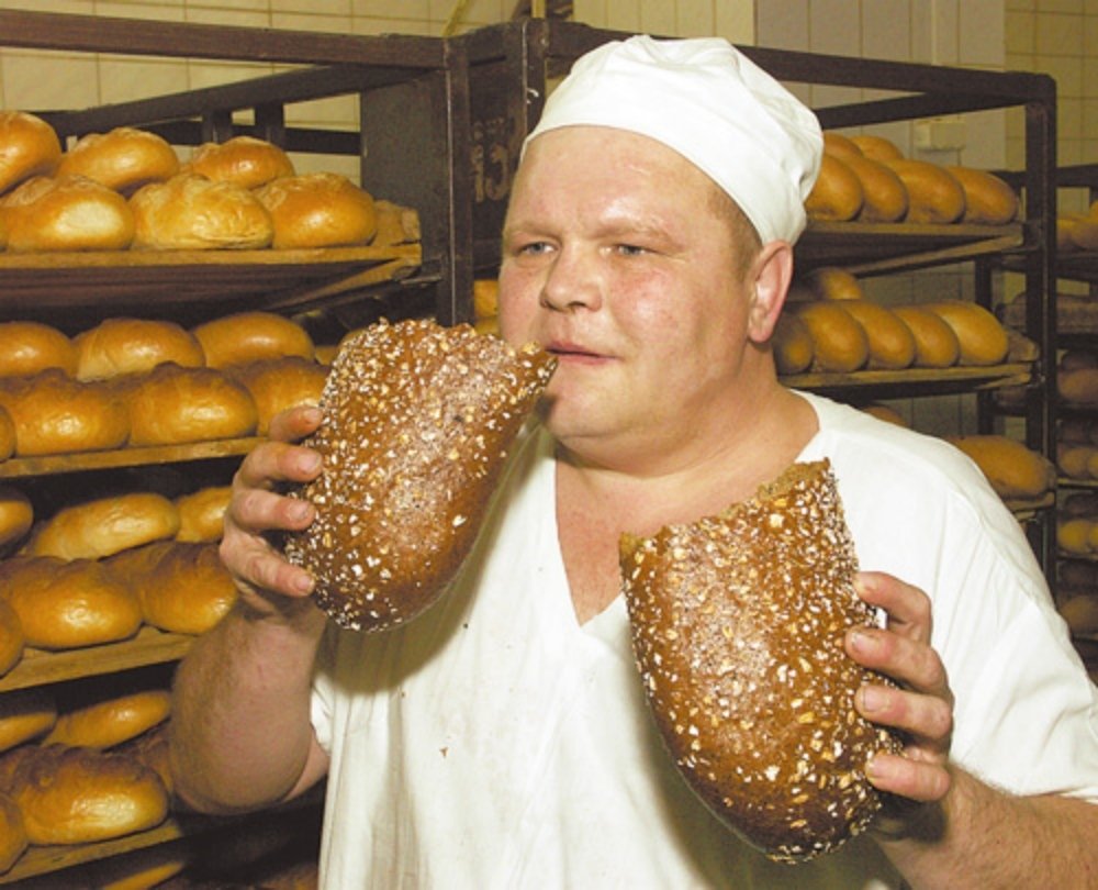 Смешной пекарь хлеба