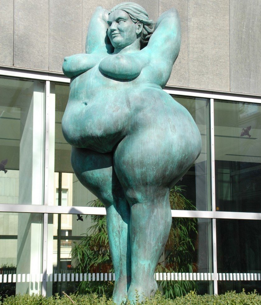 Скульптура Мириам Ленк, Берлин