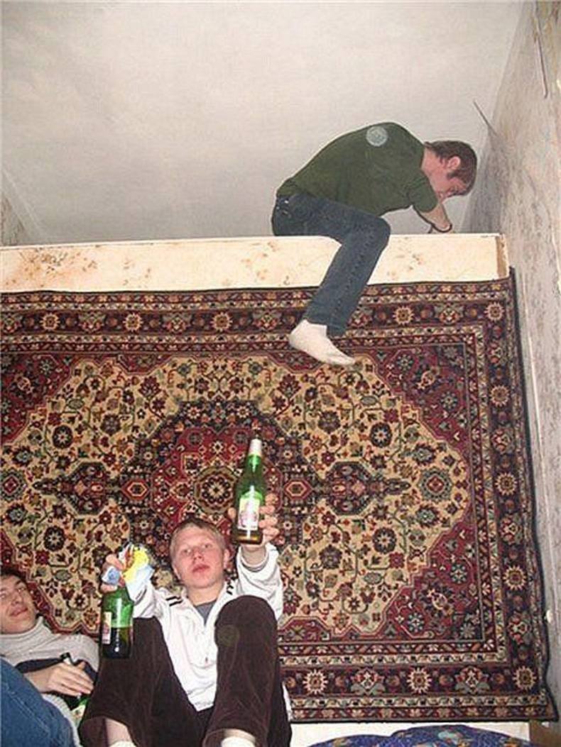 Пьяные на ковре