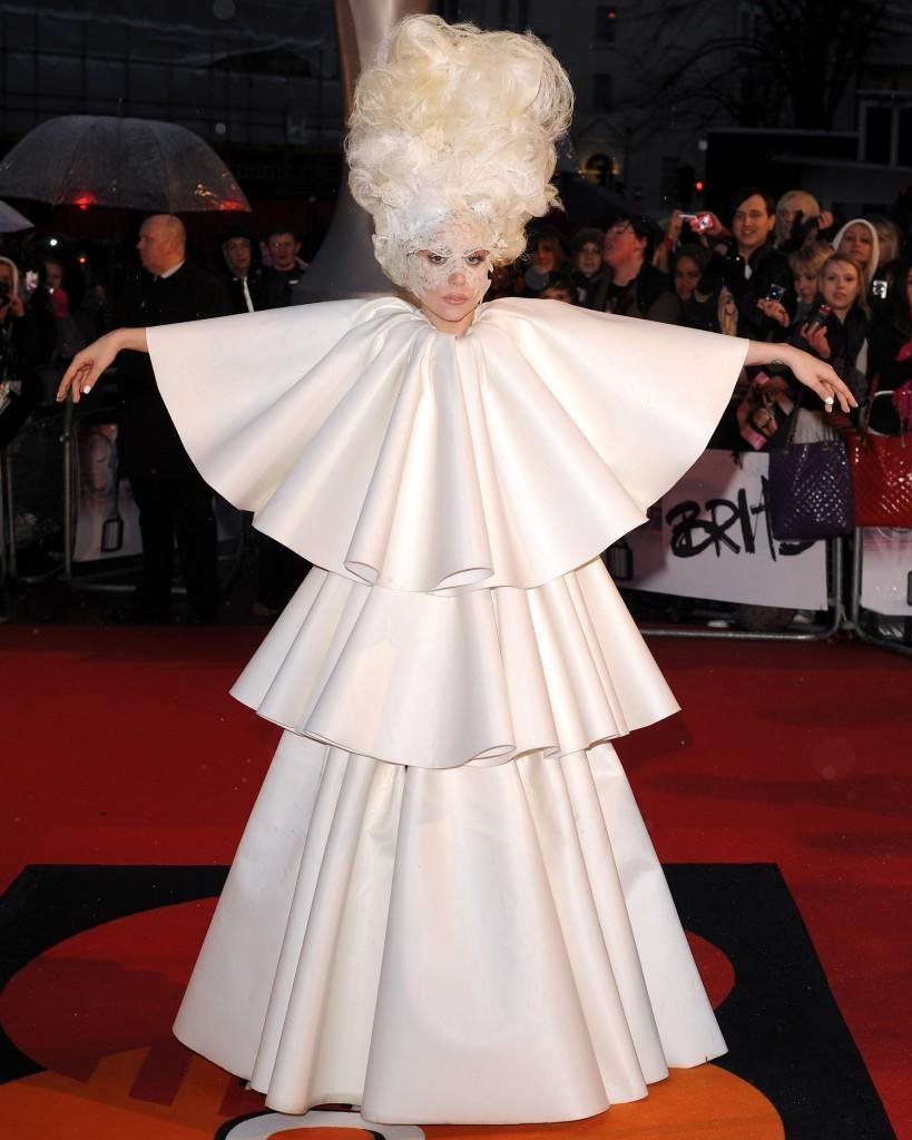 Леди Гага костюм из живых хомяков