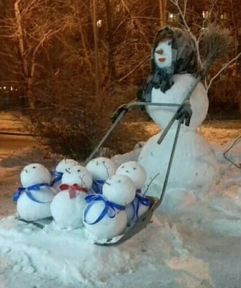Снеговик и Снежная баба