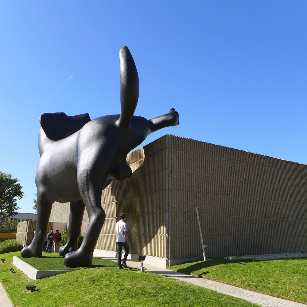 "Плохая собака" скульптора Ричарда Джексона