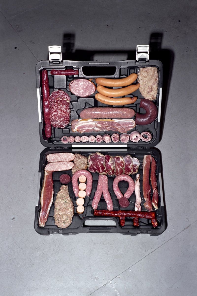 Тревожный чемоданчик с колбасой