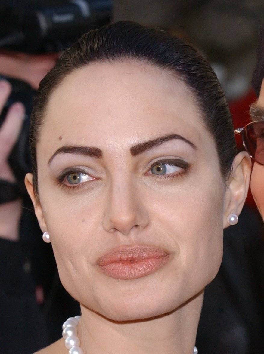 Анджелина Джоли брови 2002