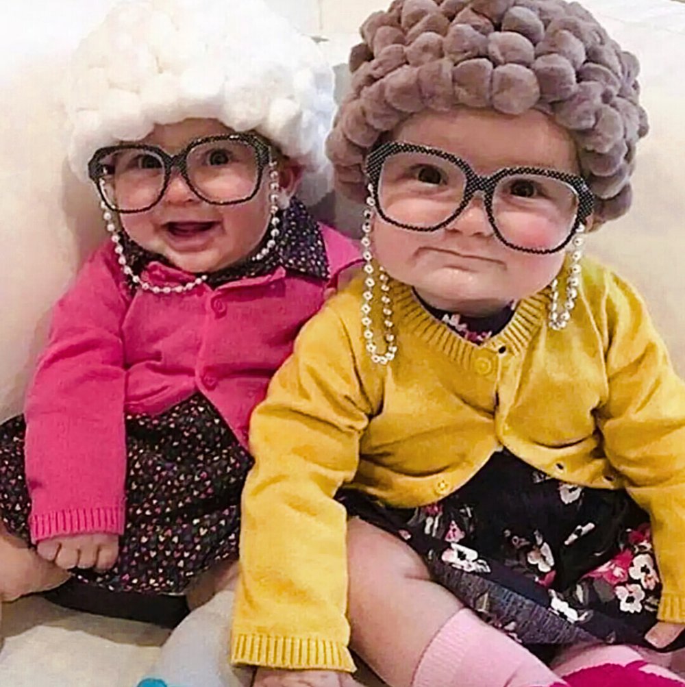 Две смешные бабушки