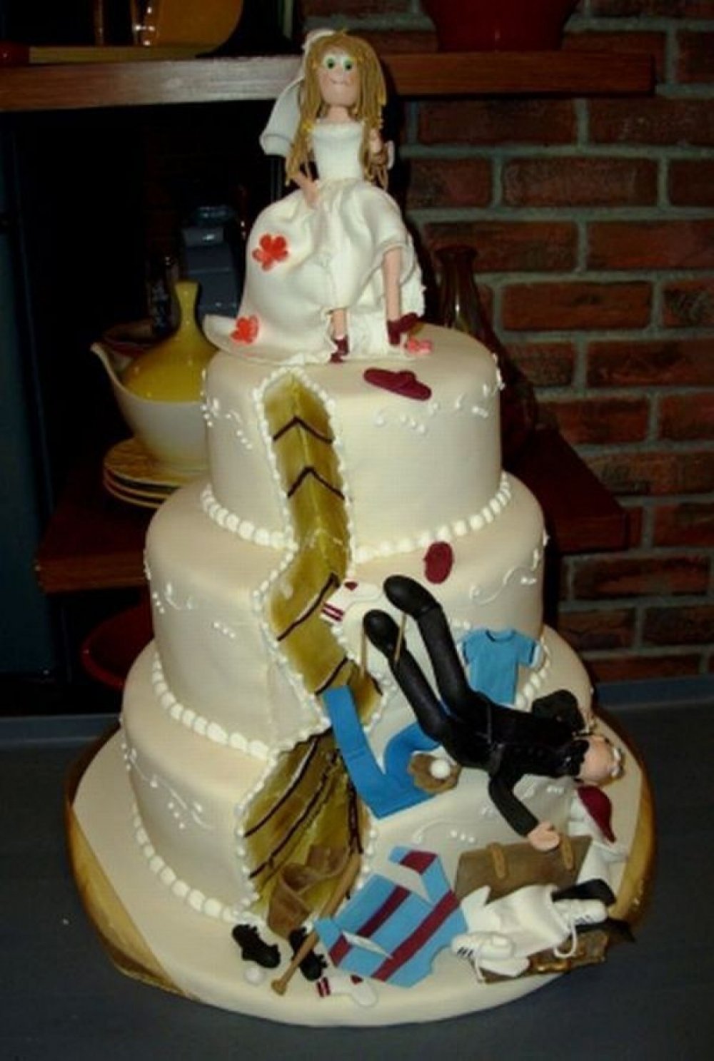 Торт с драконом на свадьбу