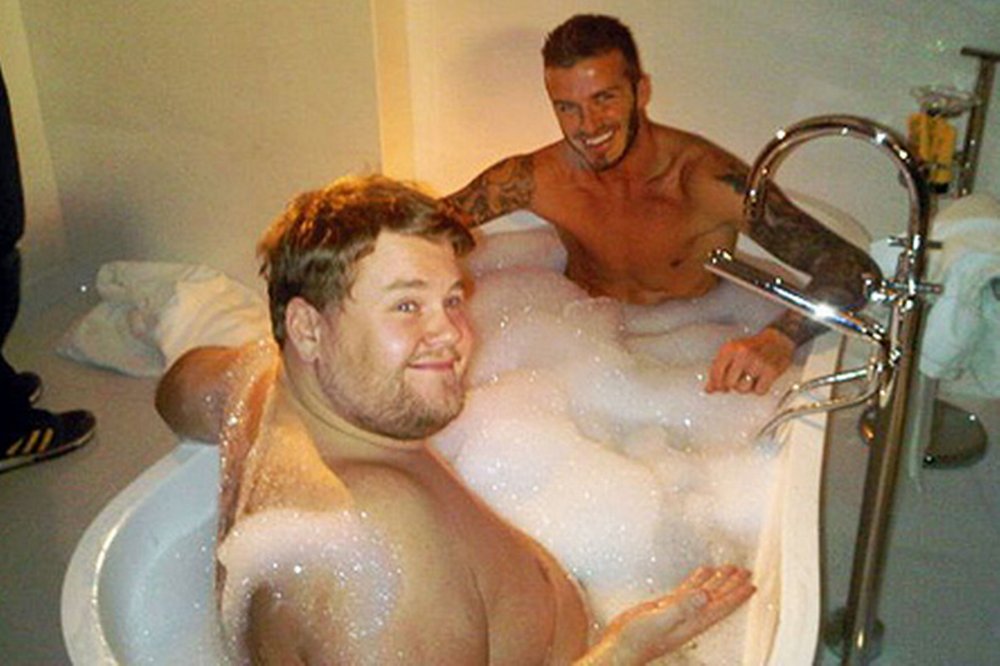 Два парня в ванной