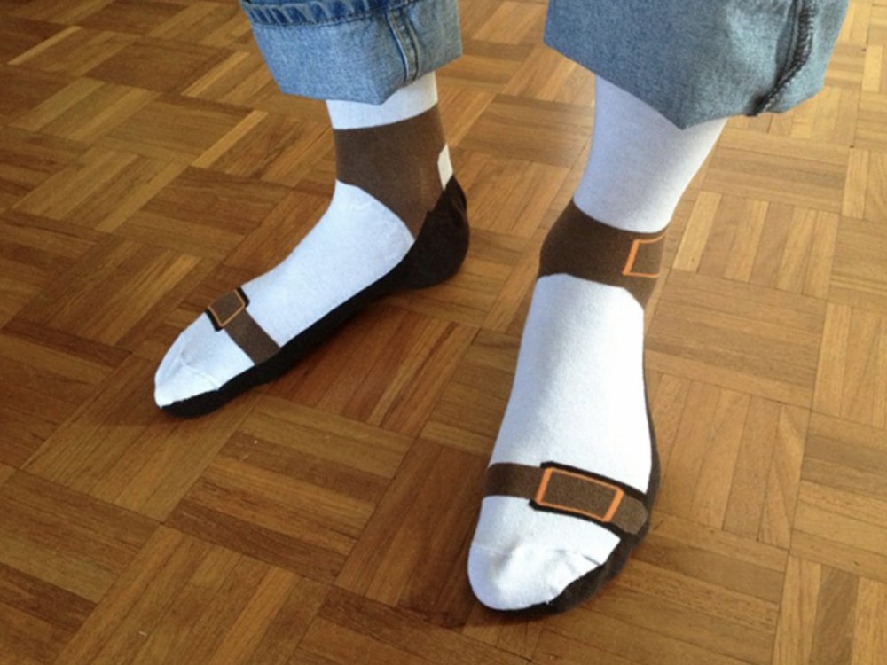 Смешные сандали с носками