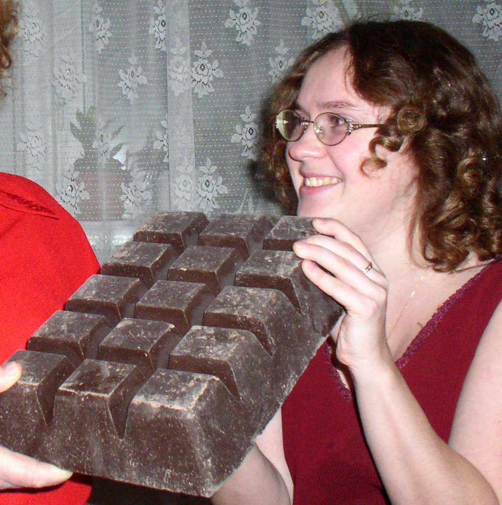 Огромная плитка шоколада