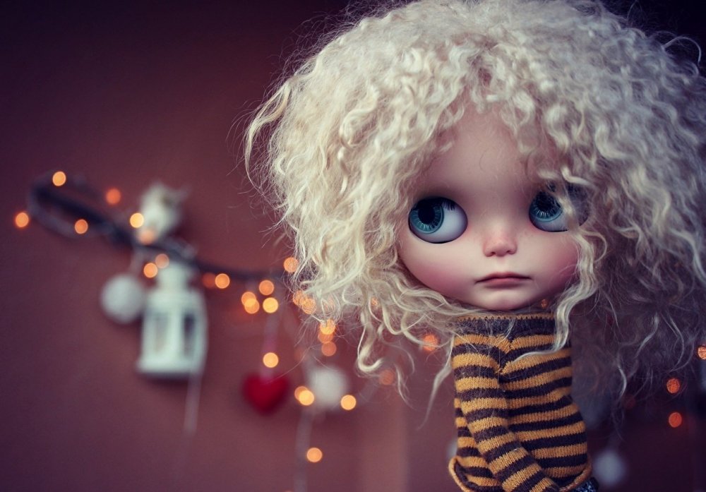 Кукла Блайз с кудрявыми волосами