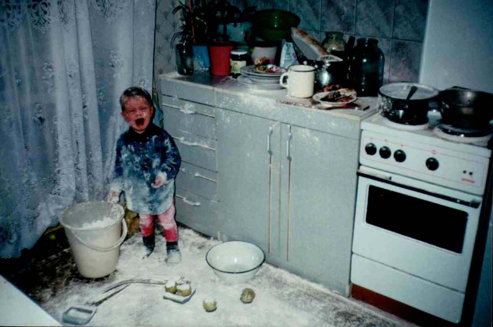 Детские шалости на кухне