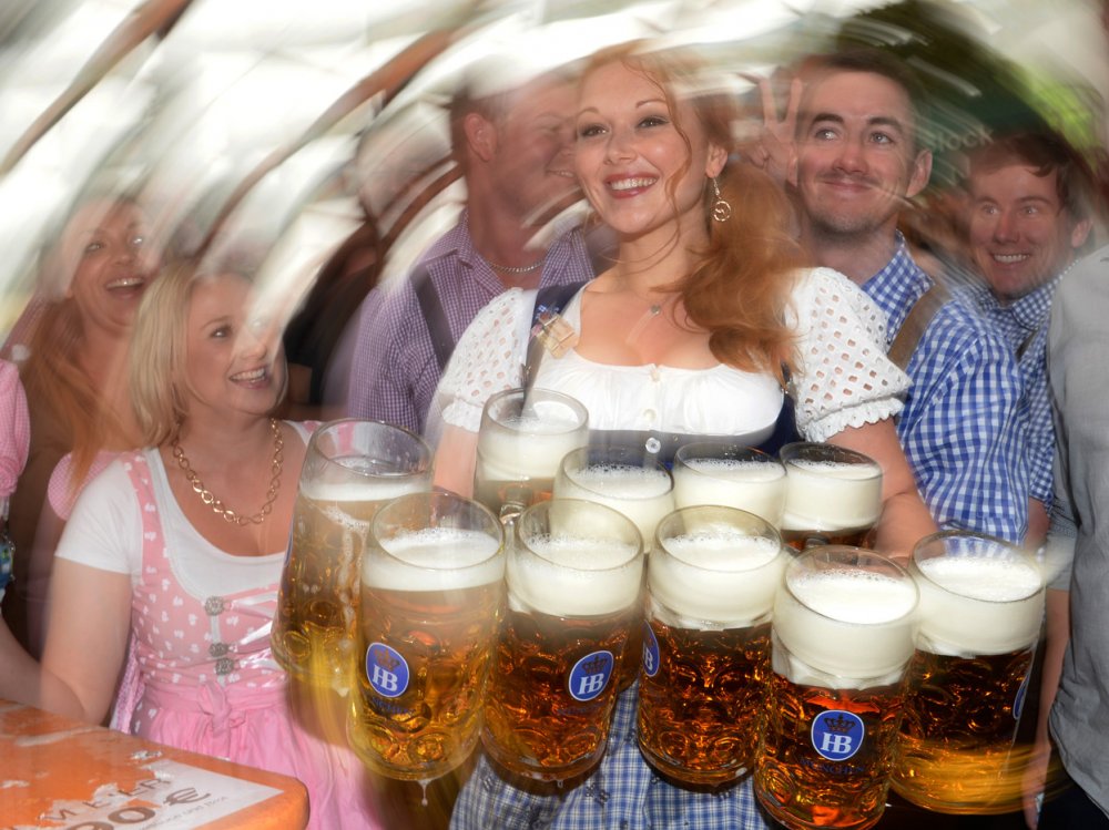 Октоберфест в Германии пьяные