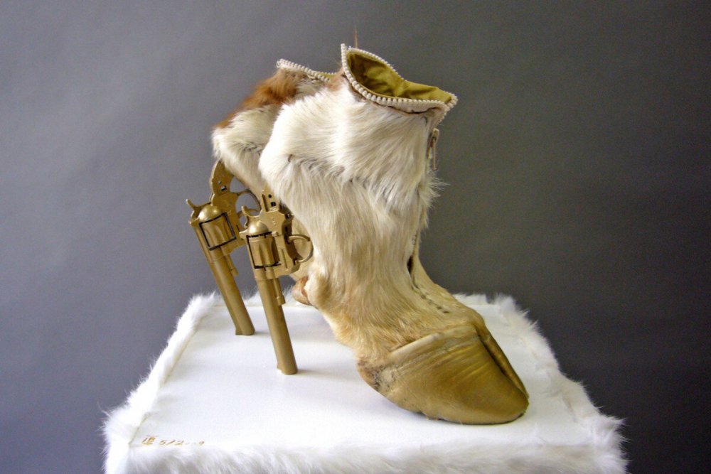 Необычная обувь женская