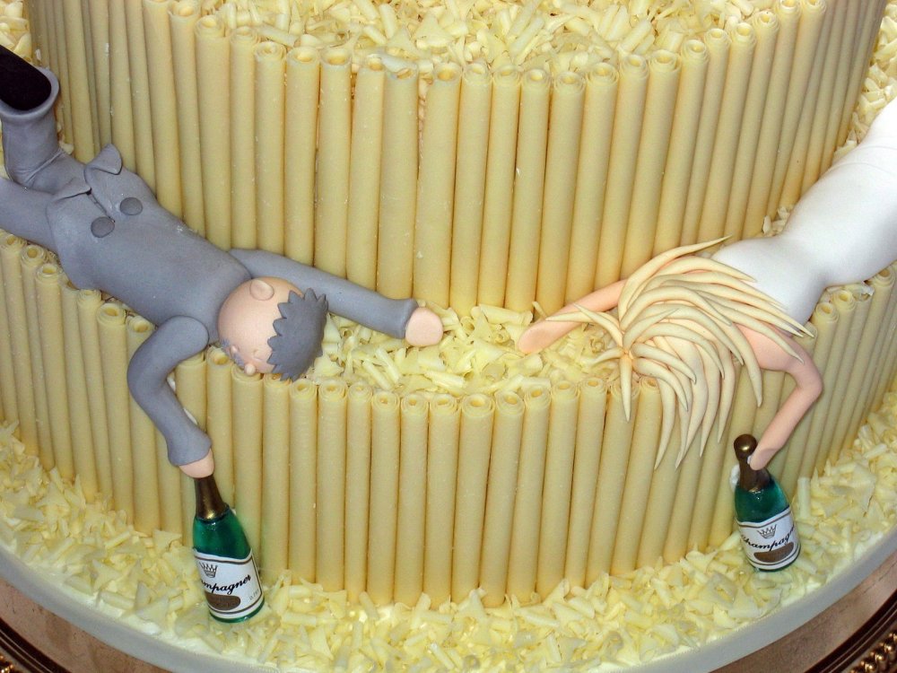 Торт на свадьбу с приколом