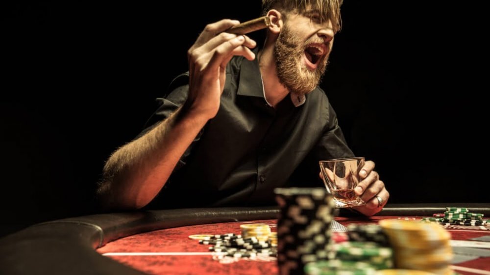 Игрок в Покер с сигарой