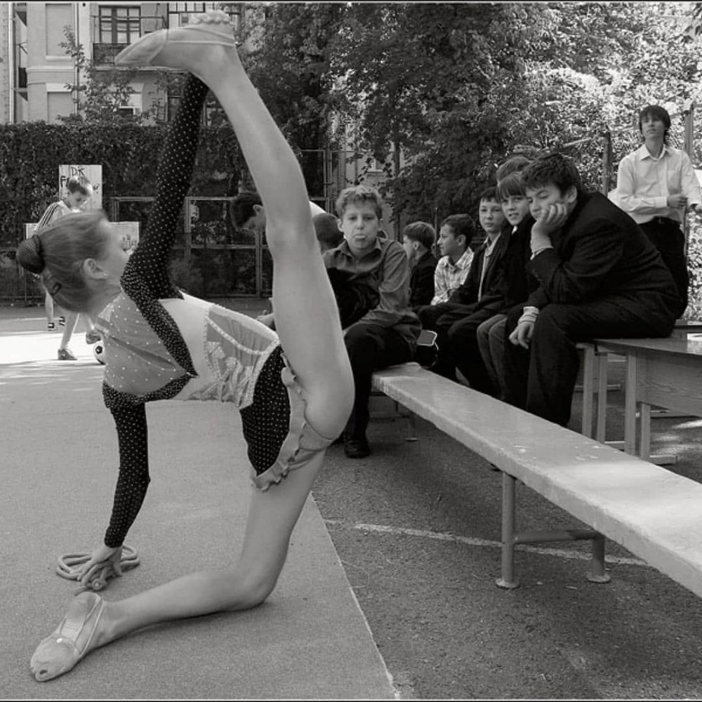 Девочки в Советской школе физкультура